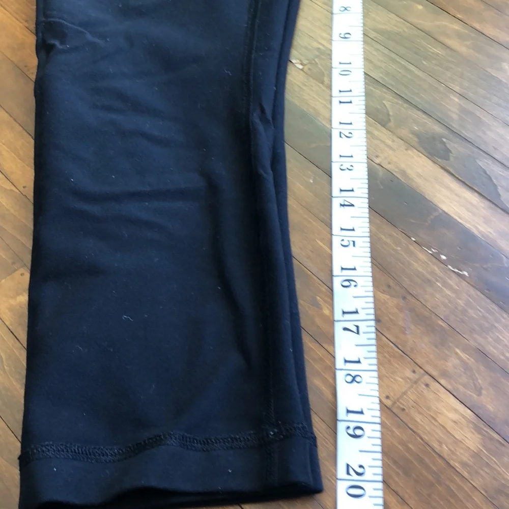 Lululemon Crop Running Leggings 4 reversible - Picture 9 of 9